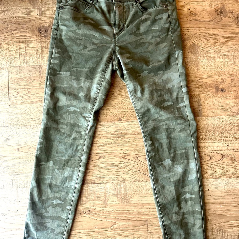 Loft Camo jeans size 2P